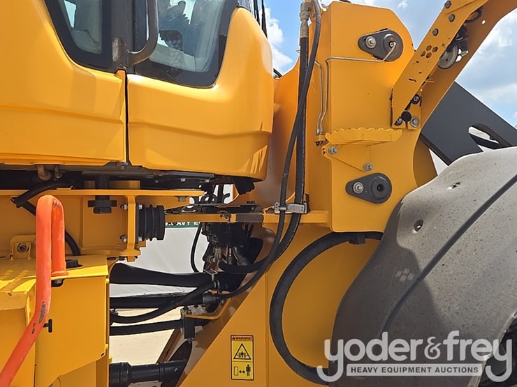 2021-volvo-l90h-image-32