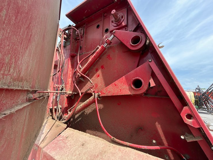 case-ih-8455-image-8