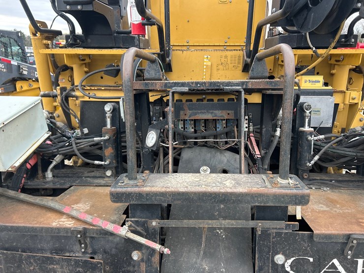 caterpillar-ap-600d-image-30