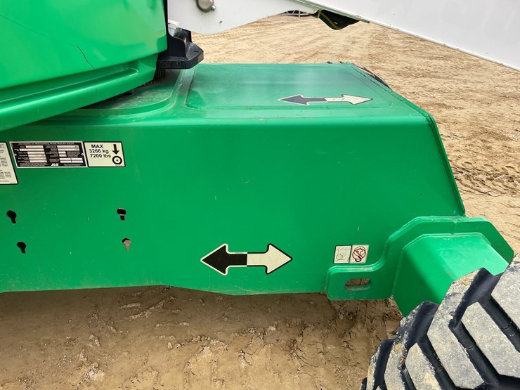 2016-jlg-400s-image-21