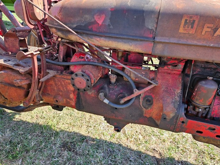 #526-•-farmall-h-tractor-image-13