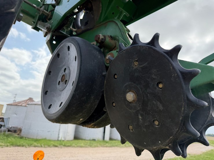 john-deere-1720-image-21