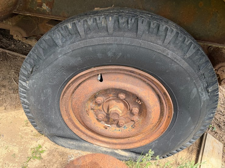 #45264-•-9'-utility-trailer-w/levee-spills-image-6