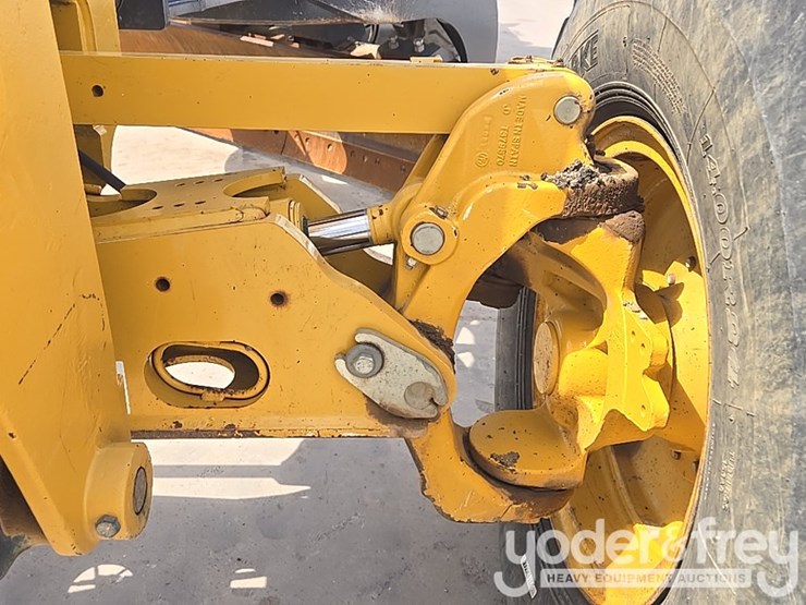 2019-deere-670g-image-37