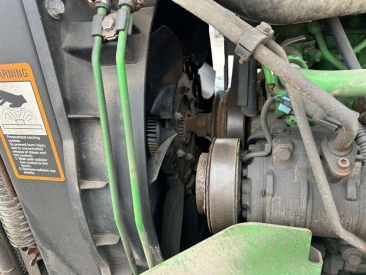 2016-john-deere-5085e-image-32