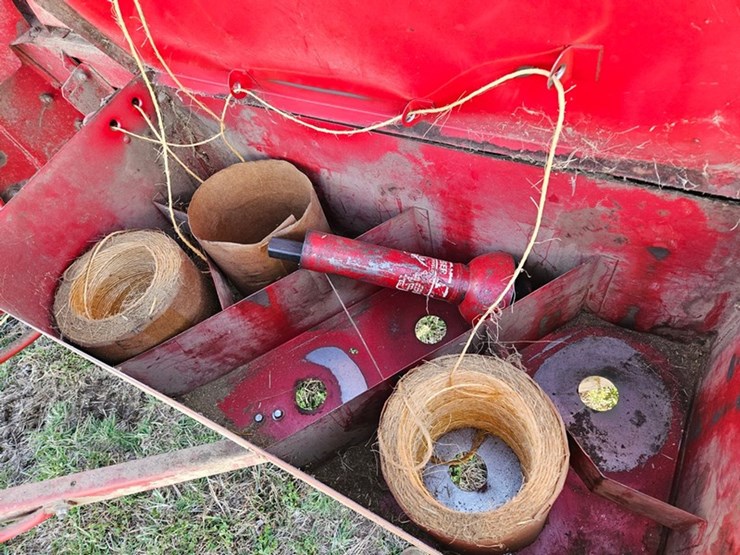 new-holland-315-image-18