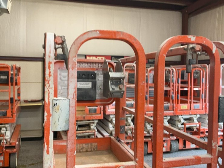 #426-•-2020-snorkel-19'-scissor-lift-image-10