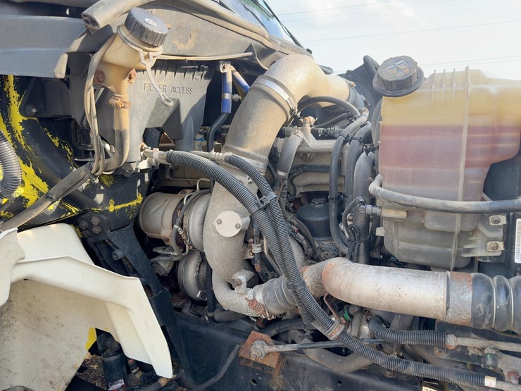 2015-international-8600-image-11