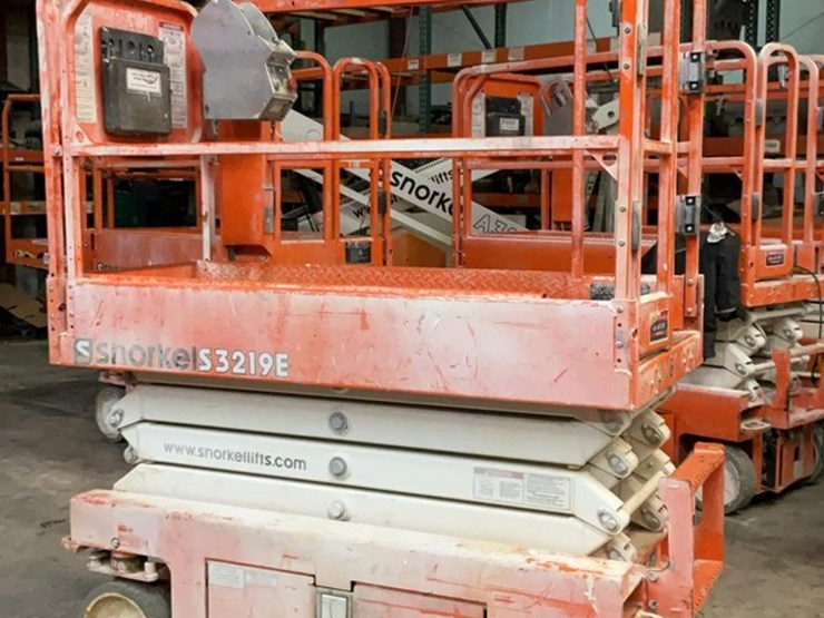 #413-•-2019-snorkel-19'-scissor-lift-image-3