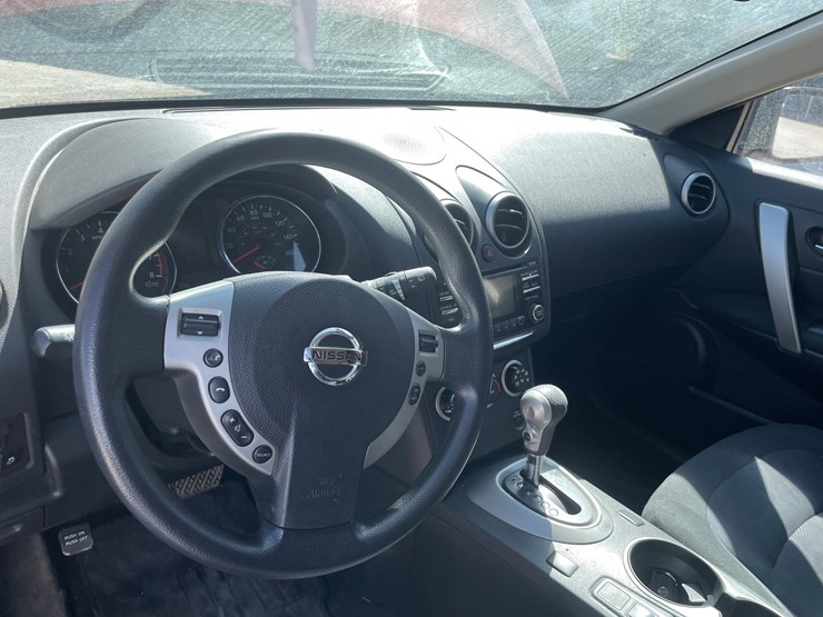 2015-nissan-rogue-image-40