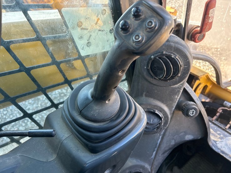 caterpillar-259d-image-43