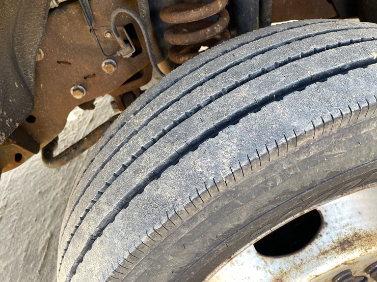 2011-ford-f550-image-97