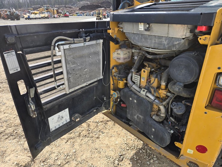 2019-caterpillar-259d3-image-30