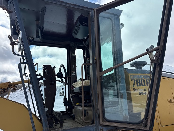 2019-champion-780a-image-43