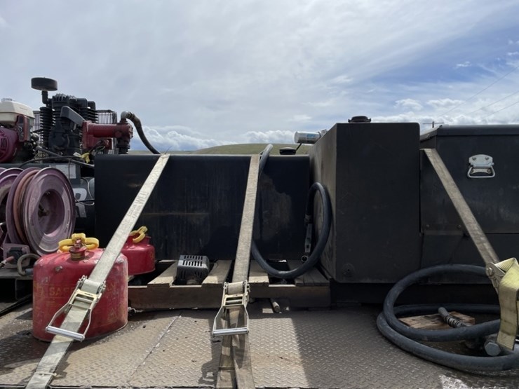 2004-kenworth-t300-image-17