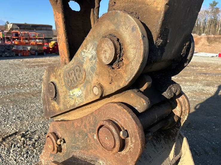 2021-hitachi-zx225-image-14