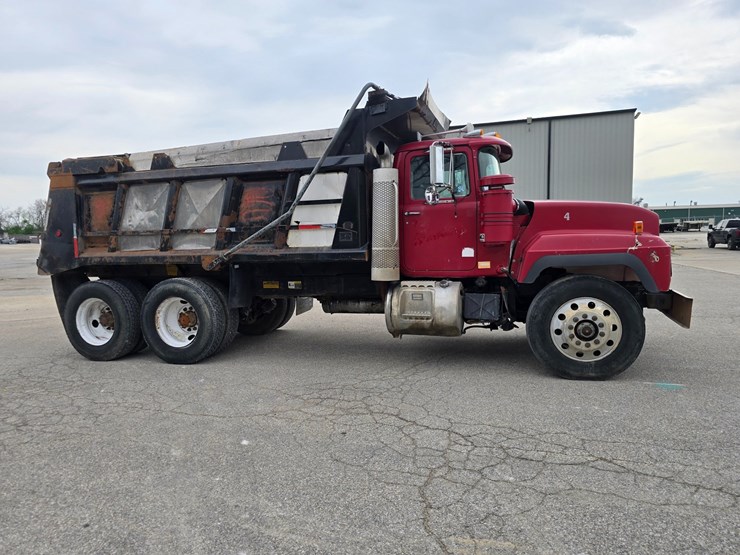 2003-mack-rd688s-image-20