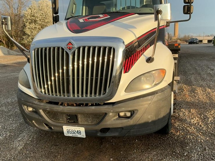 2017-international-prostar-image-37