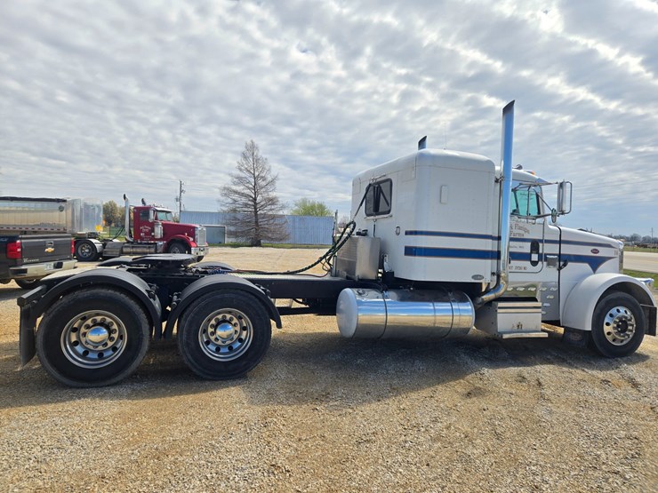1996-peterbilt-377-image-21
