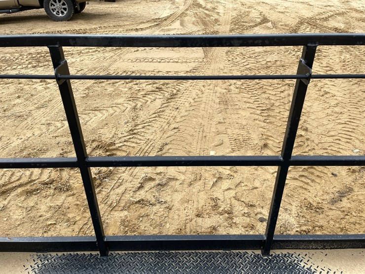 #7535-•-8'-work-platform-with-fork-pockets-image-13