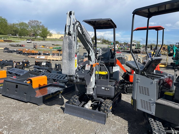 #97-•-2026-ats-me18-mini-excavator-image-2