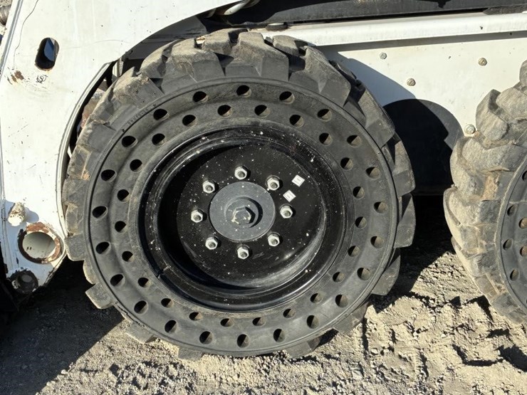 2020-bobcat-s450-image-10