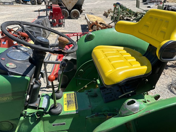 john-deere-820-image-4