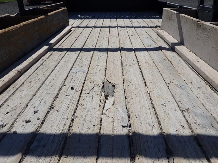 2004-isuzu-nqr-image-9