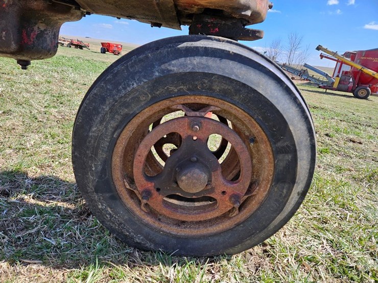 #526-•-farmall-h-tractor-image-37