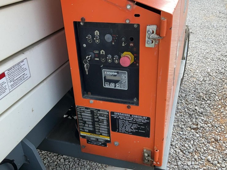 #400-•-2017-snorkel-4wd-rough-terrain-27'-scissor-lift-image-23