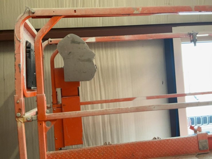 #428-•-2021-snorkel-19'-scissor-lift-image-21