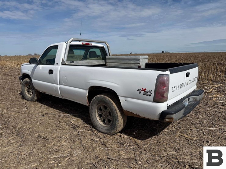 2005-chevrolet-silverado-1500-image-3