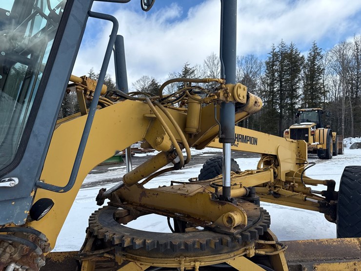 2019-champion-780a-image-22