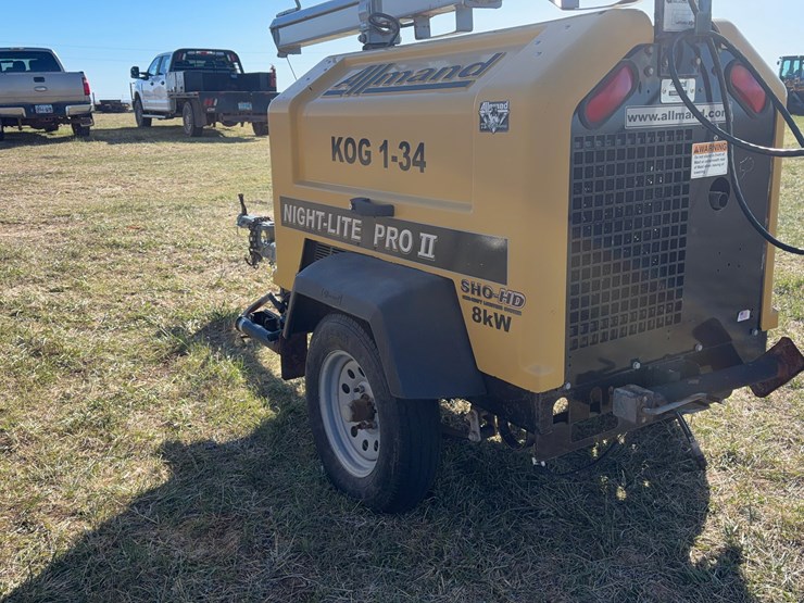 allmand-night-lite-pro-ii-light-plant-image-10