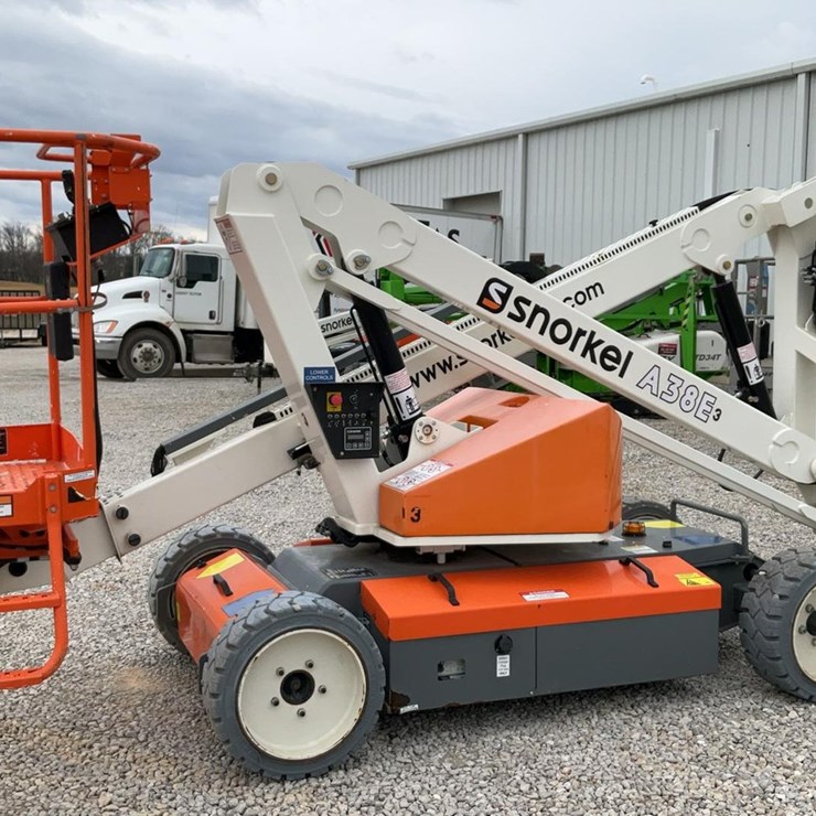 #310 • 2019 Snorkel 38' Articulating Lift
