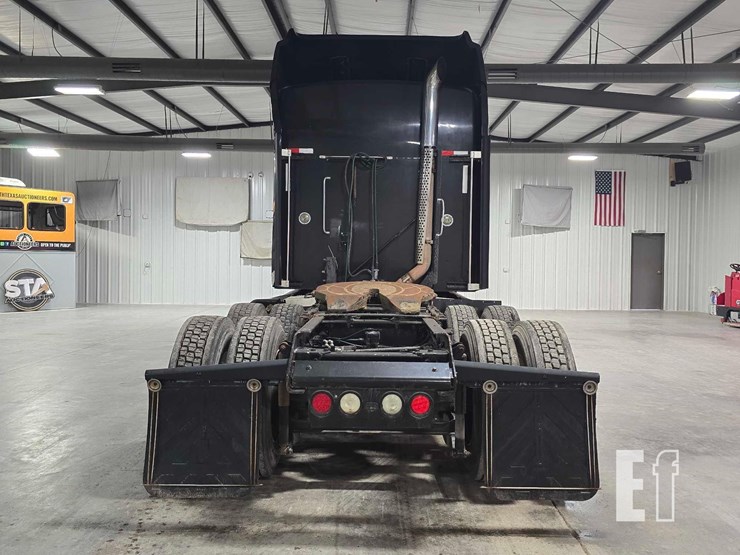 2009-kenworth-t660-image-8