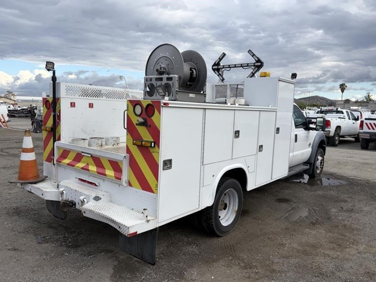 2012-ford-f550-image-3