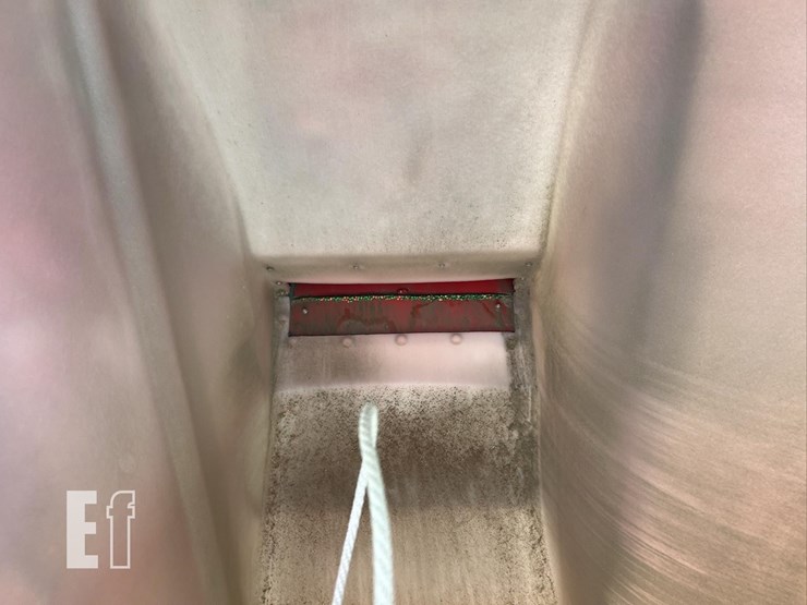 2014-white-9824-image-55