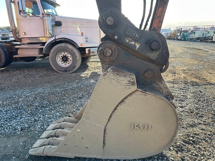 2021-hitachi-zx225-image-11