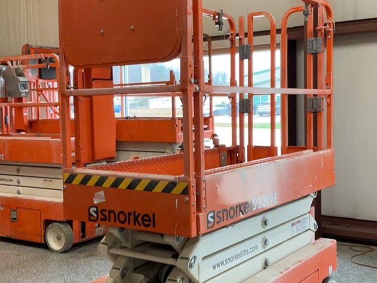 #430-•-2023-snorkel-19'-scissor-lift-image-3