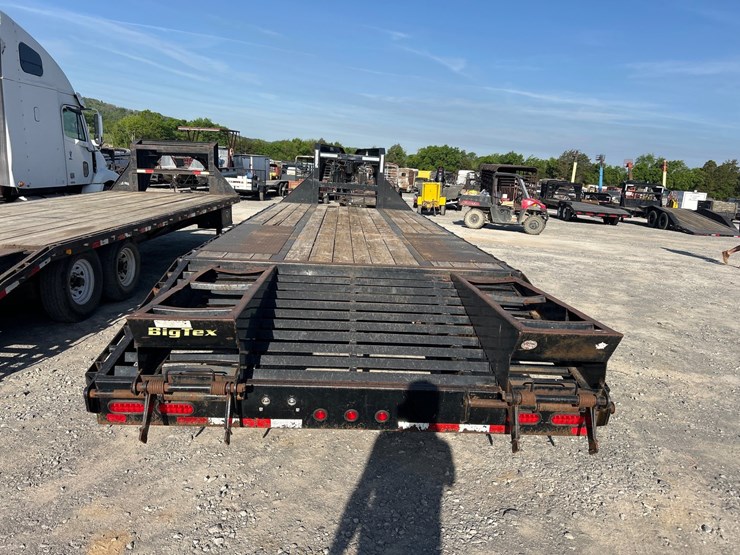 2016-big-tex-25'-gooseneck-image-5