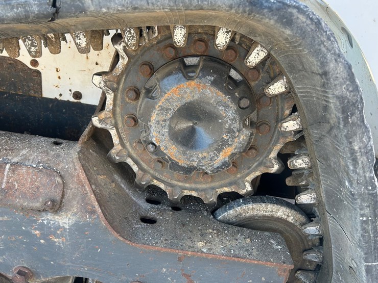 2017-bobcat-t550-image-47