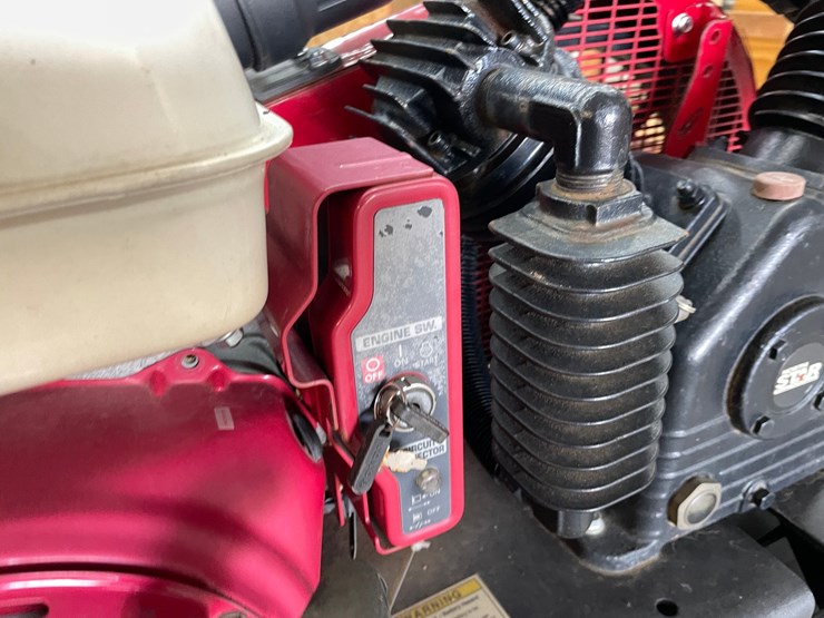 #7556-•-north-star-30-gallon-air-compressor-image-12