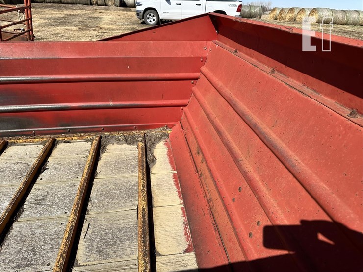 new-holland-791-image-9