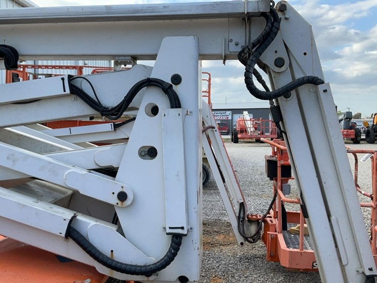 #304-•-2019-snorkel-46'-4wd-articulating-boom-lift-#2-image-19