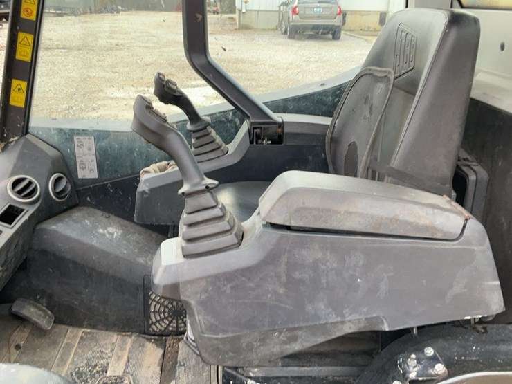2021-jcb-215-image-17