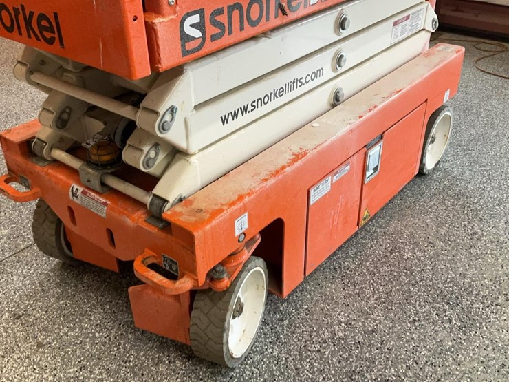 #430-•-2023-snorkel-19'-scissor-lift-image-17