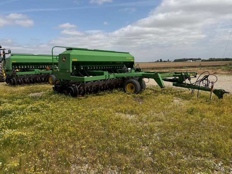 john-deere-1590-image-2