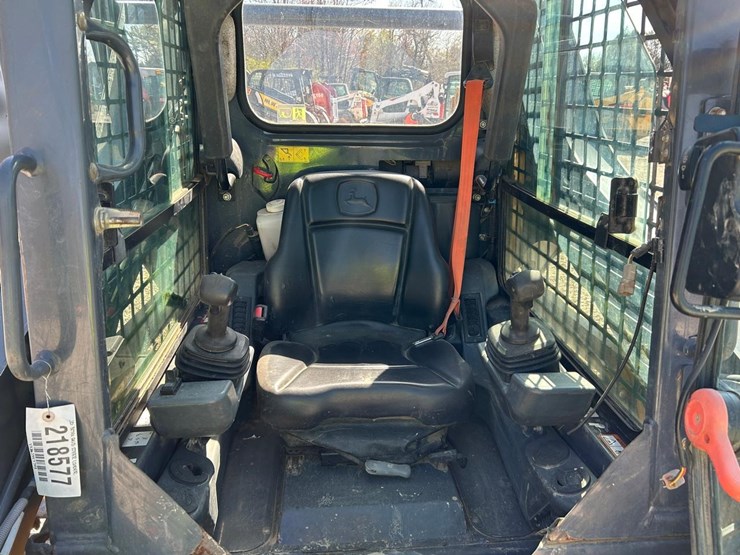 2019-deere-317g-image-19