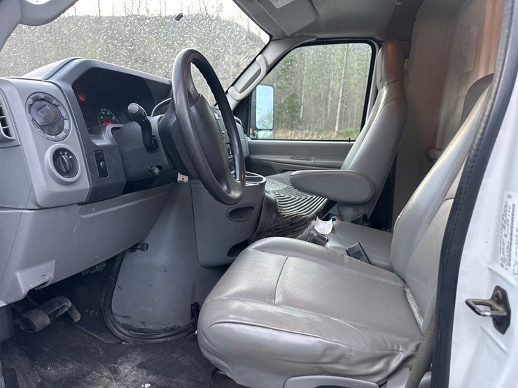 2011-ford-e450-image-8